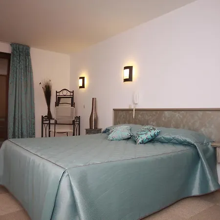 La Calypso 3* Porto (Corsica)