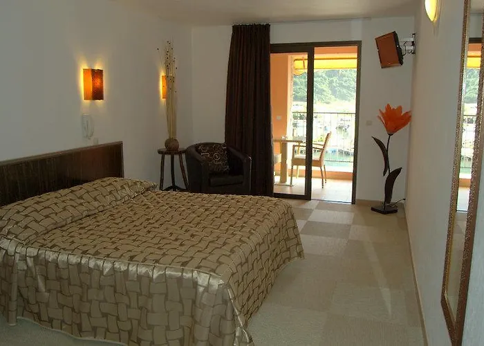 Hotel La Calypso 3*